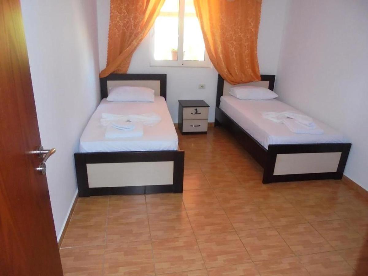 Vila Viktori Εξαμίλιο Εξωτερικό φωτογραφία